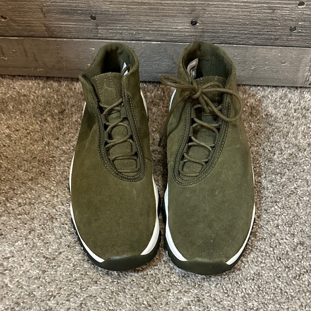 Air Jordan Nike Future Olive Suede Lace Up Sneakers Women’s Size 8 Streetwear
